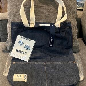 GAP Dark Blue Tote with Cream Straps.